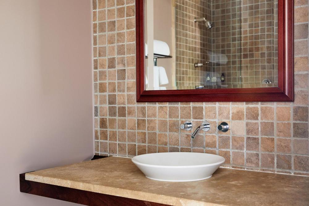 Studio King Suite interior